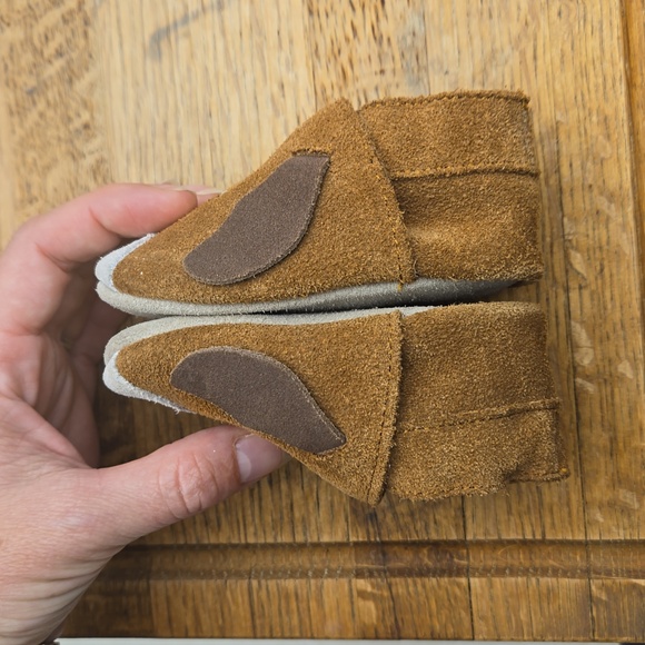 Baby Boden Leather Puppy Shoes - Picture 3 of 7